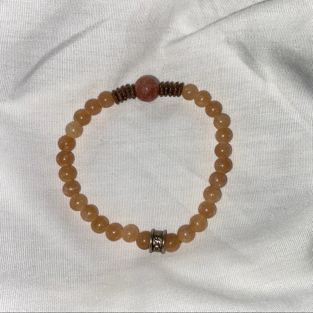 Burnt orange beaded bracelet - Picture 2 of 2